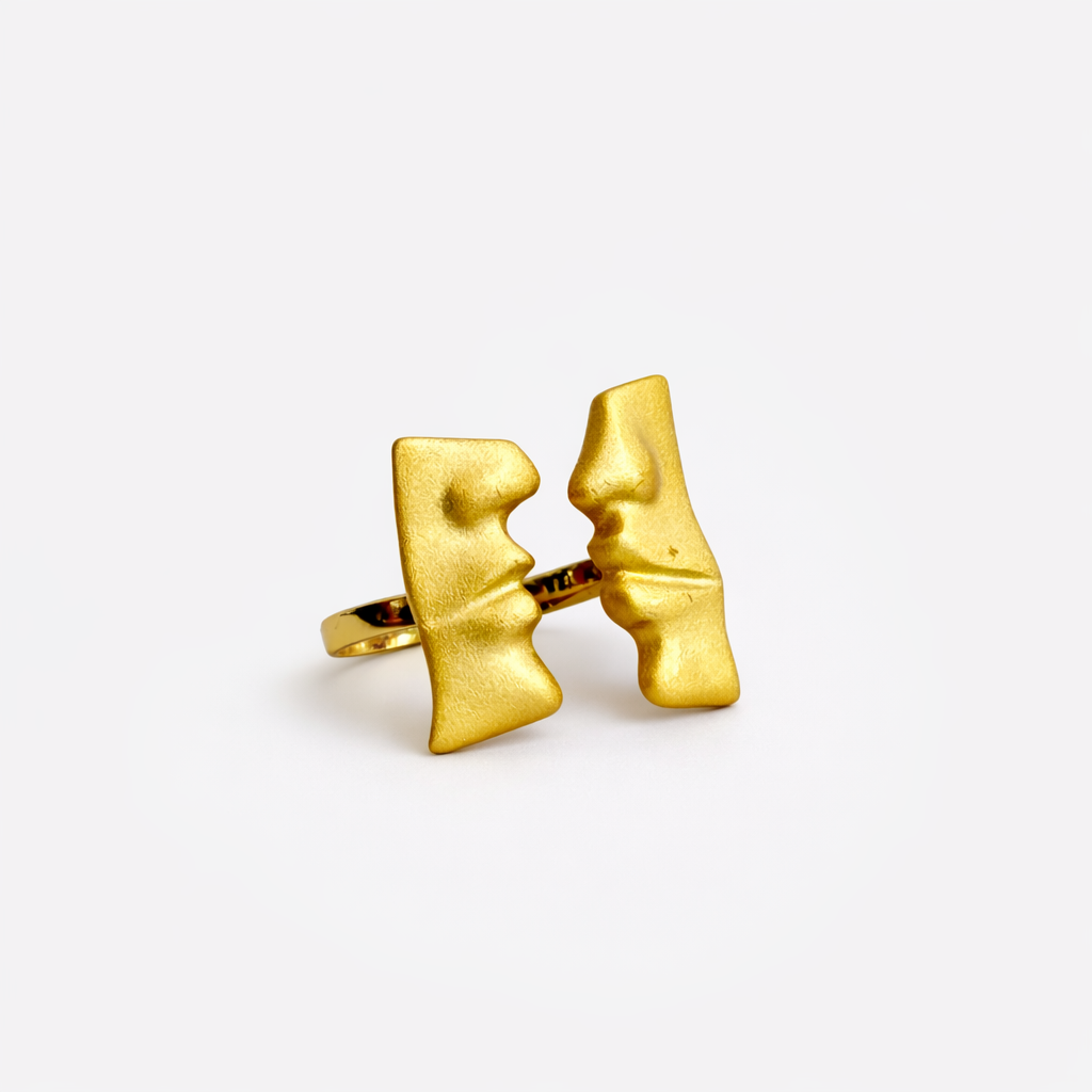 Kiss Ring