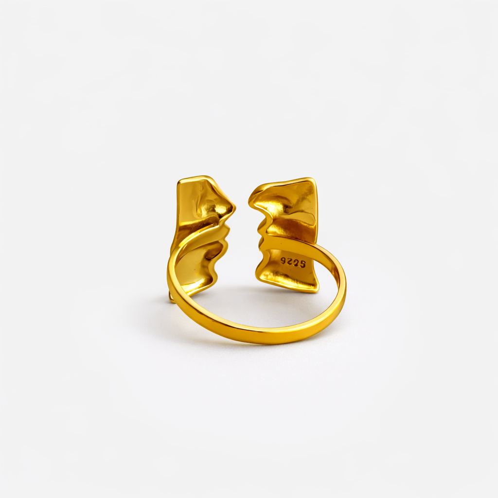 Kiss Ring
