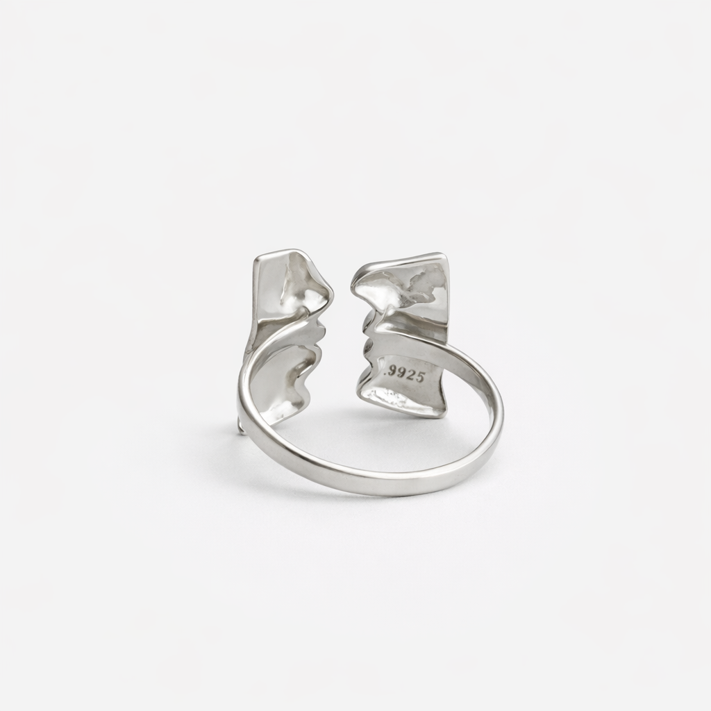 Kiss Ring