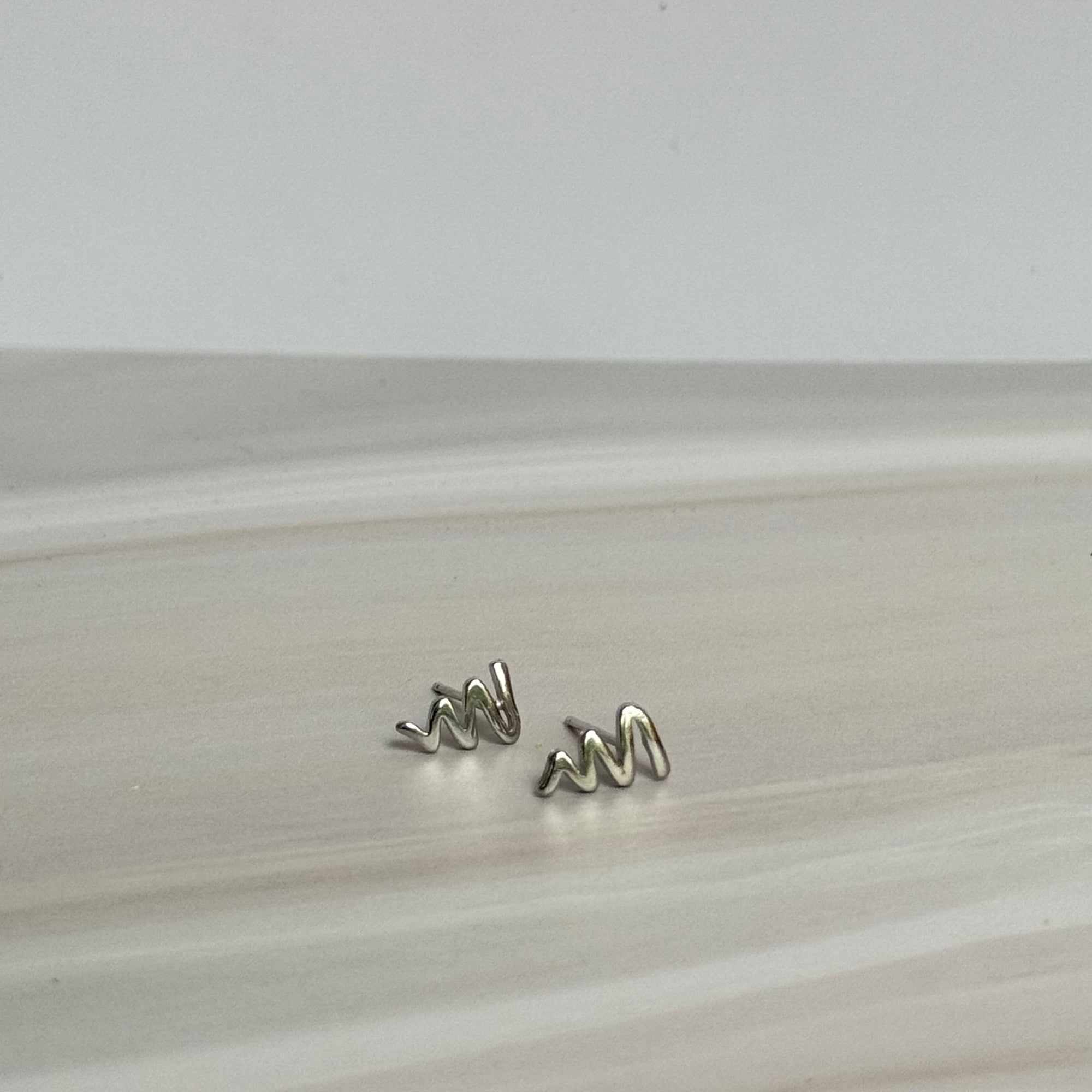 Curve Earrings