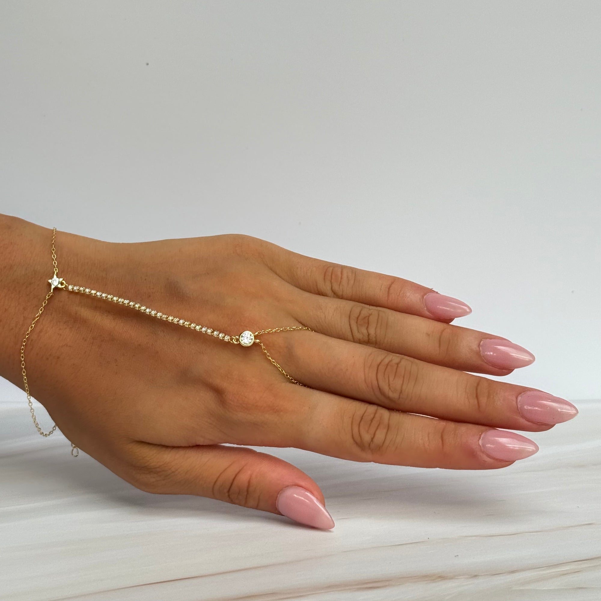 Aurora Link Hand Chain