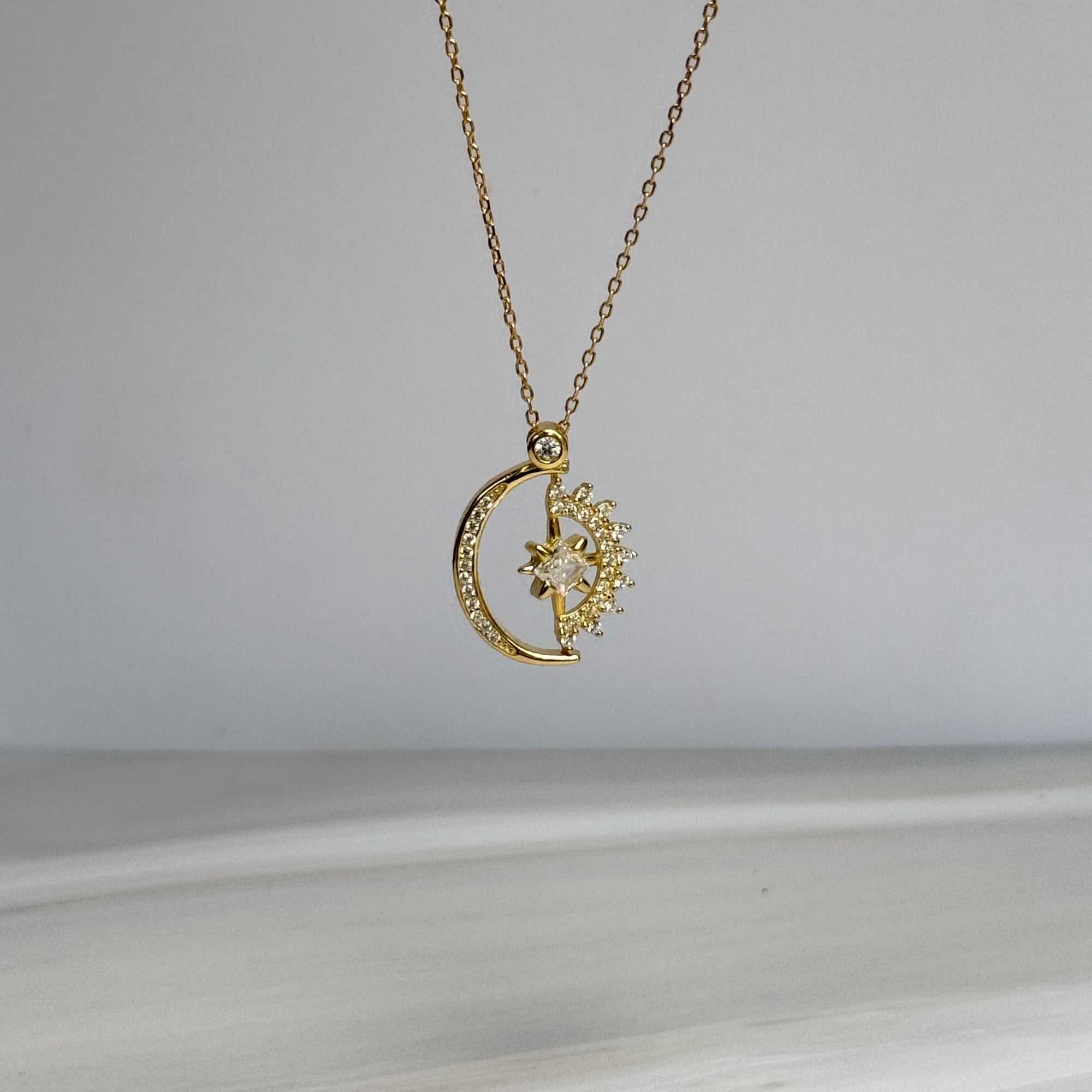 Luz Necklace