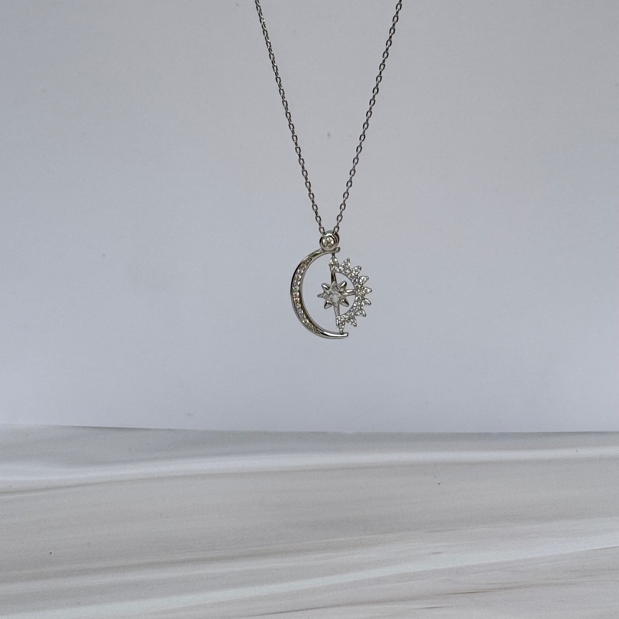 Luz Necklace
