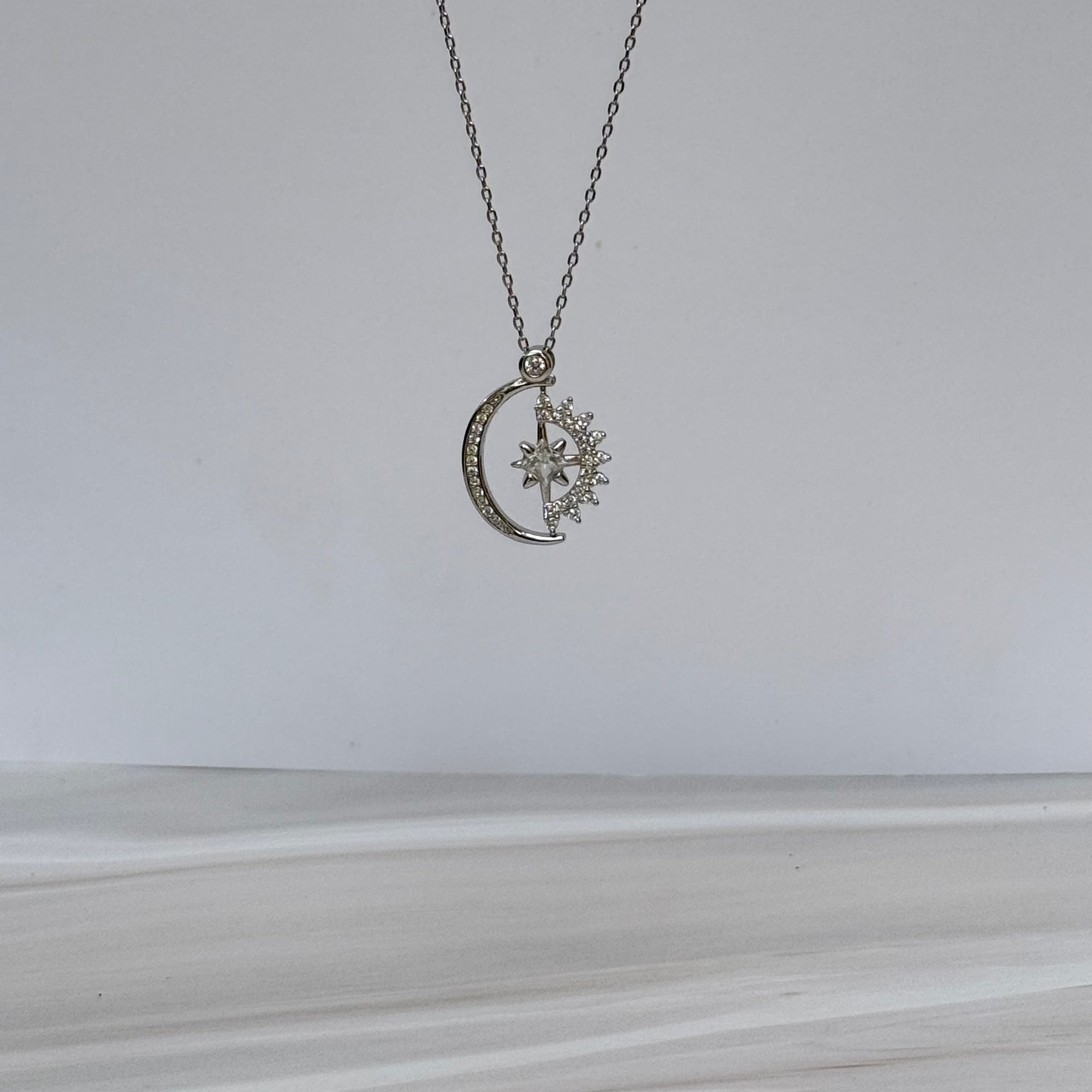 Luz Necklace