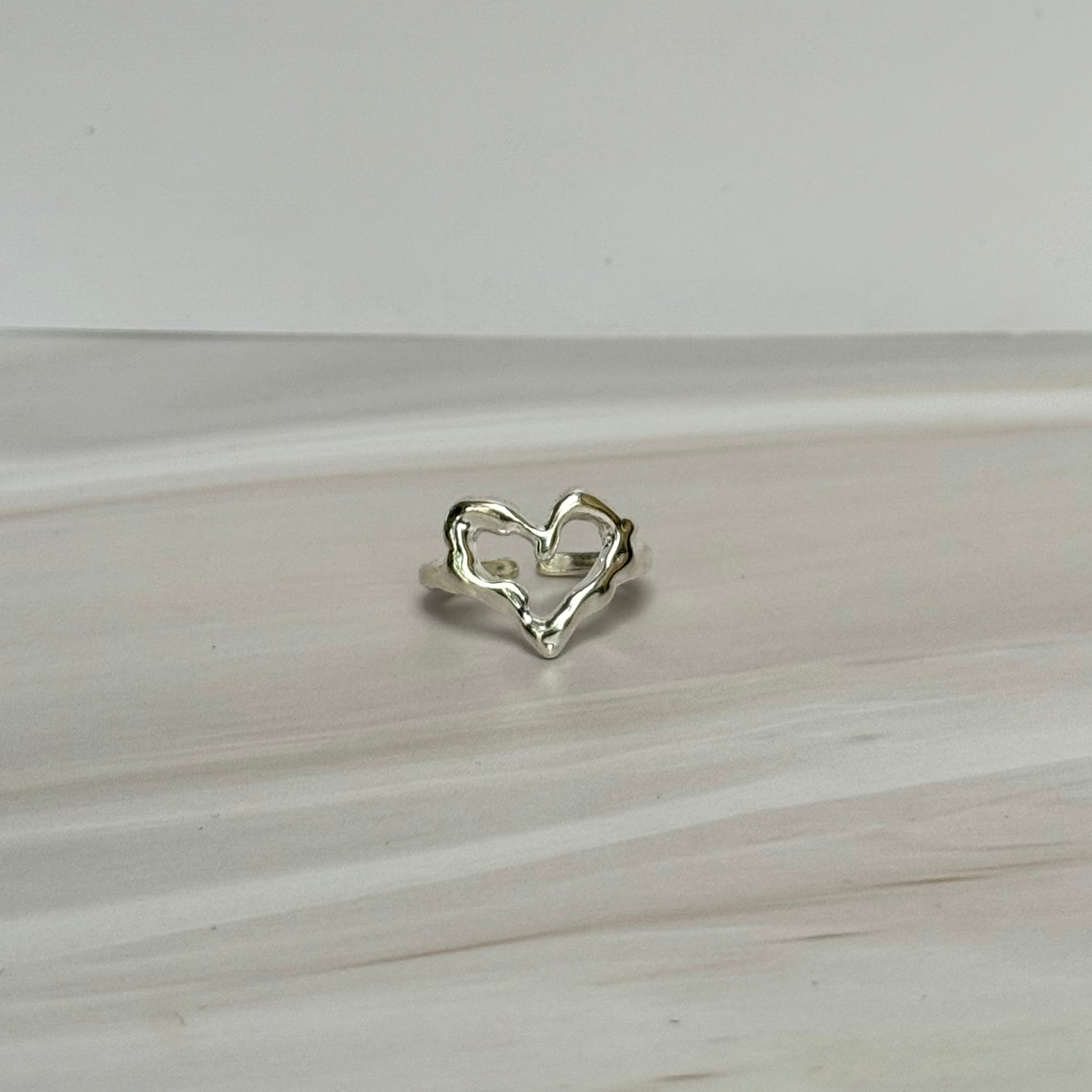 Amoura Ring