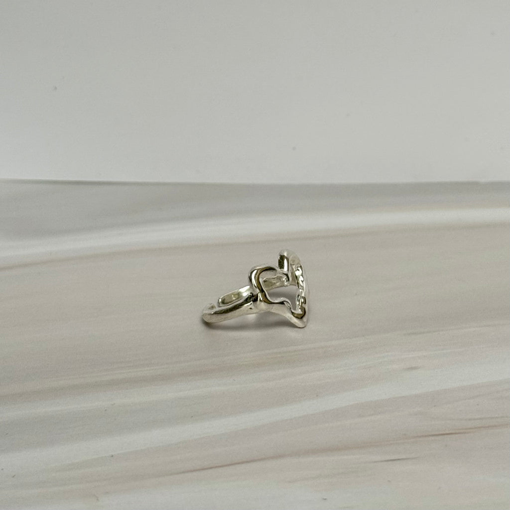 Amoura Ring
