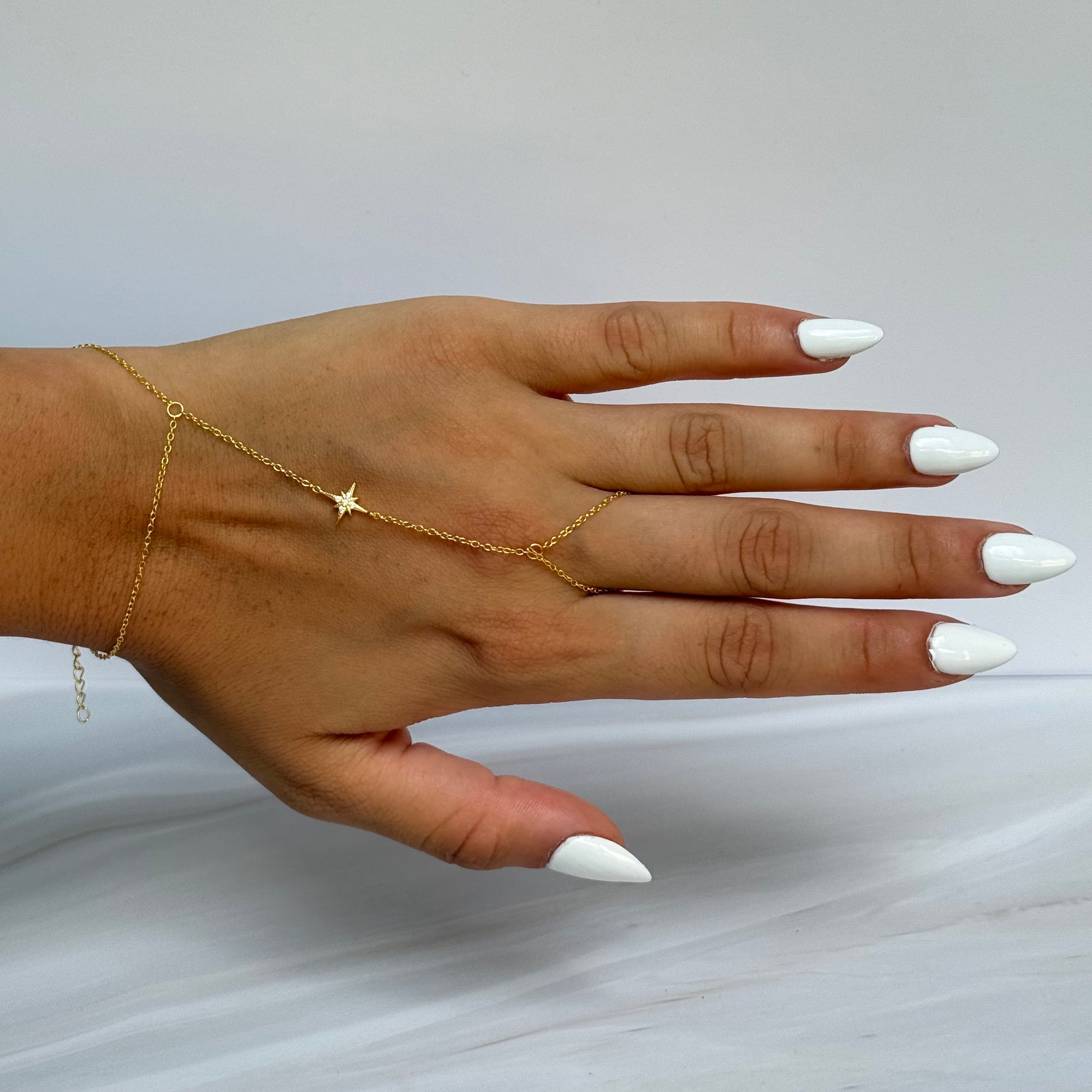 Estrella Hand Chain
