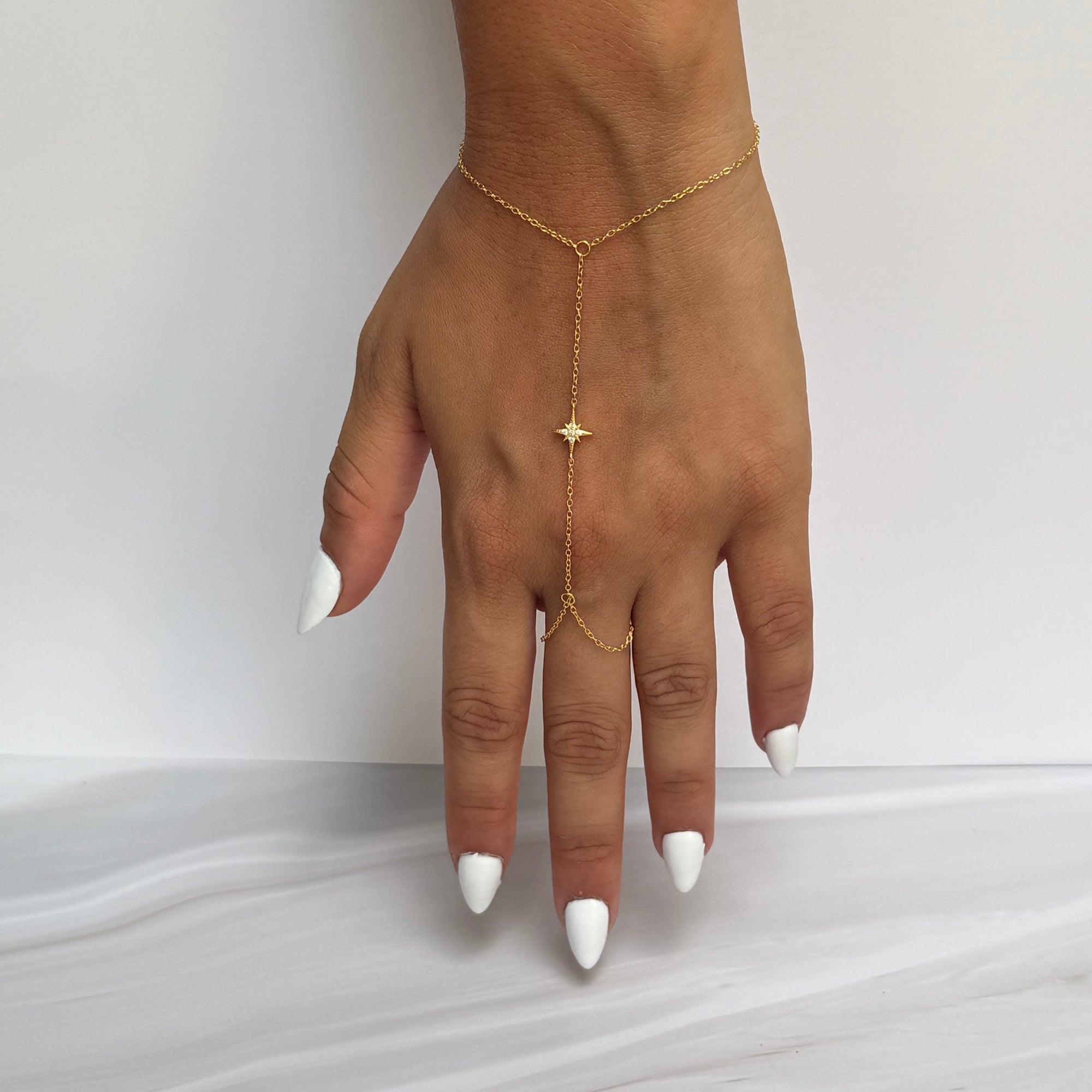 Estrella Hand Chain
