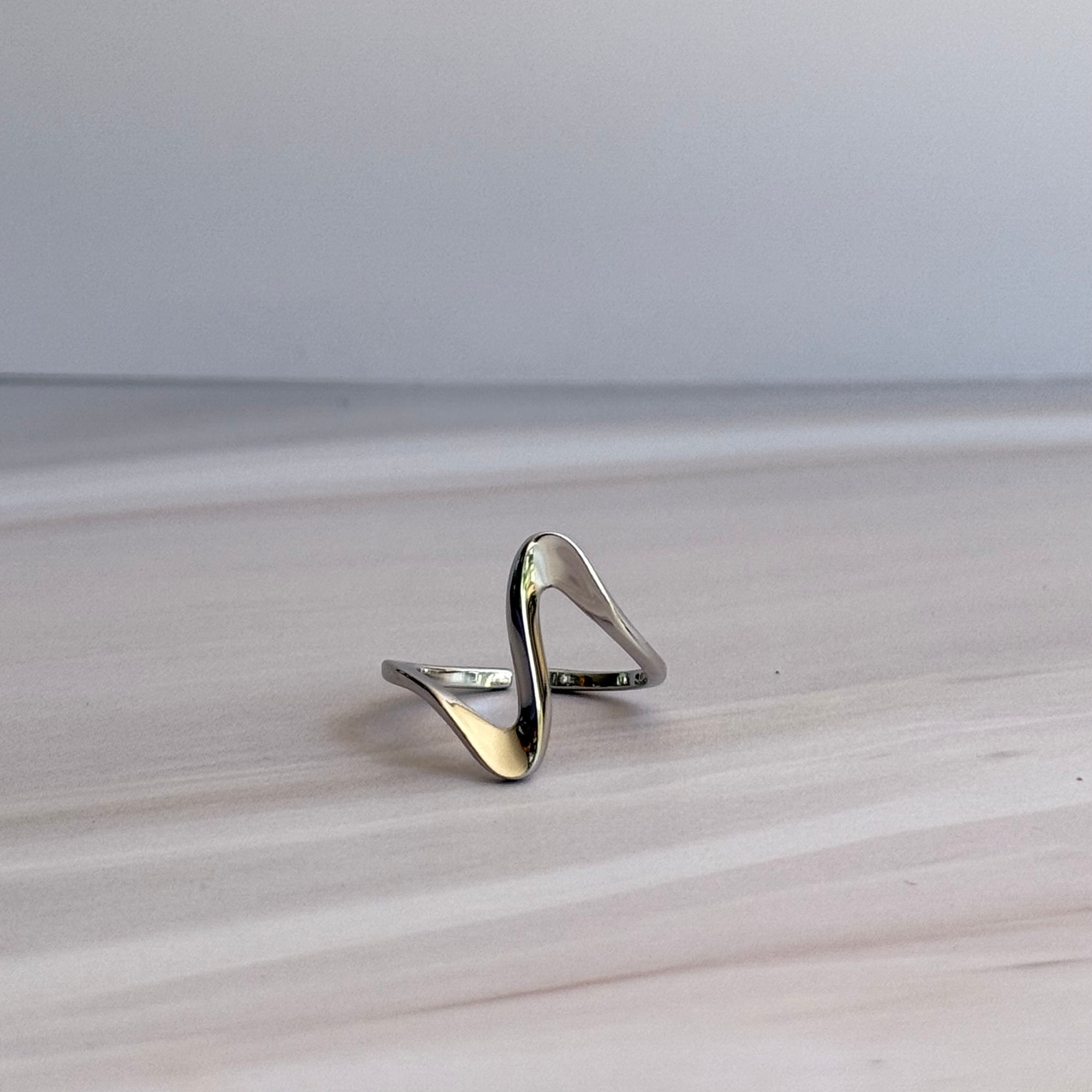 Simple Wave Ring