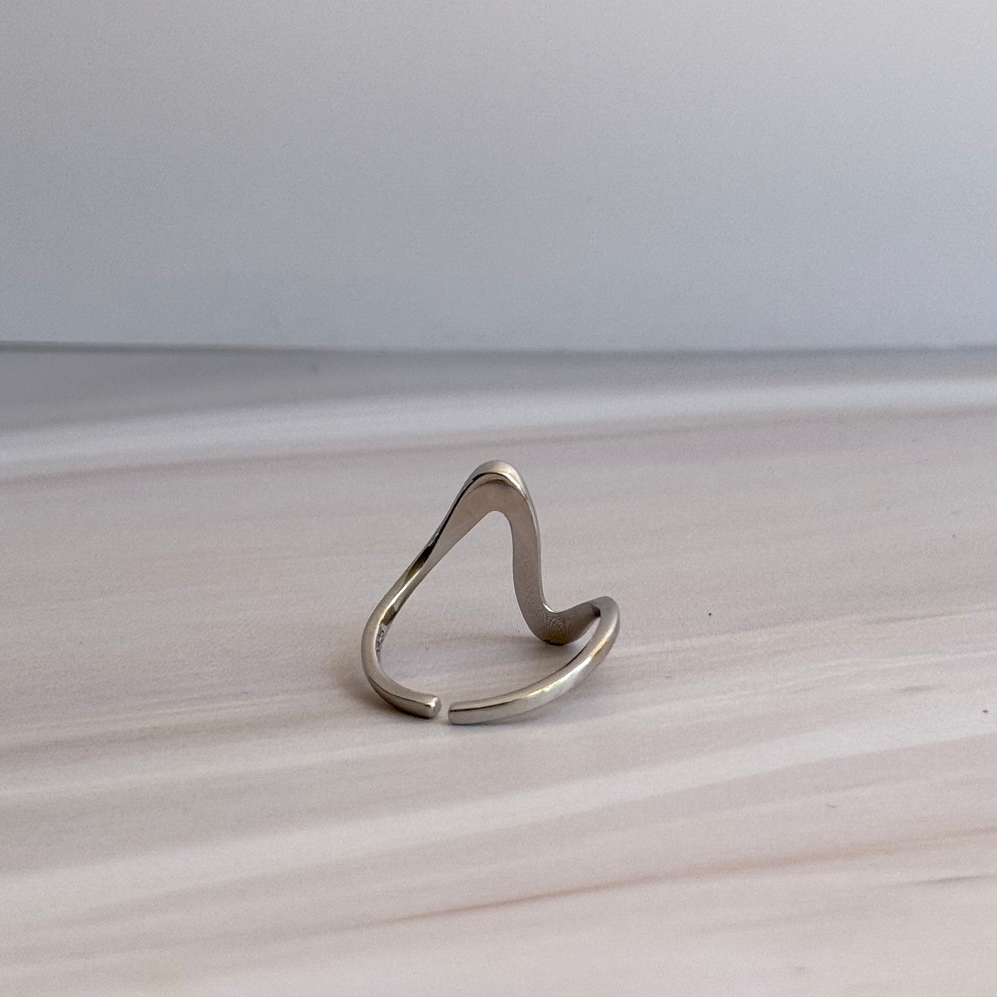 Simple Wave Ring