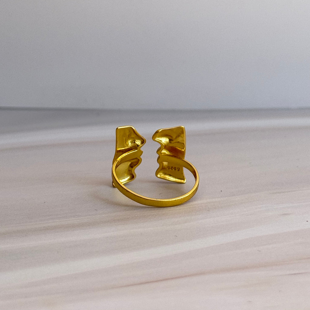 Kiss Ring