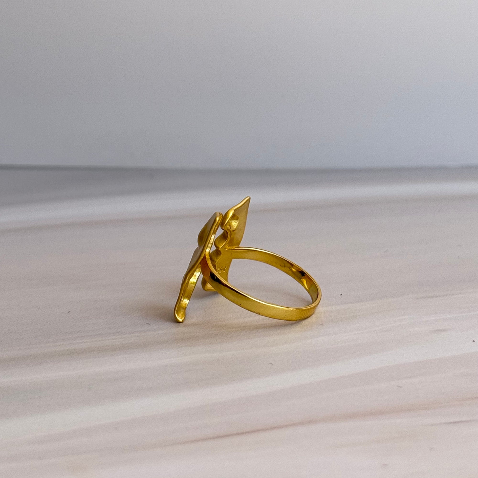 Kiss Ring