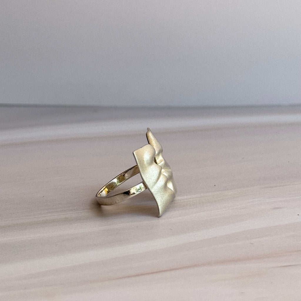Kiss Ring