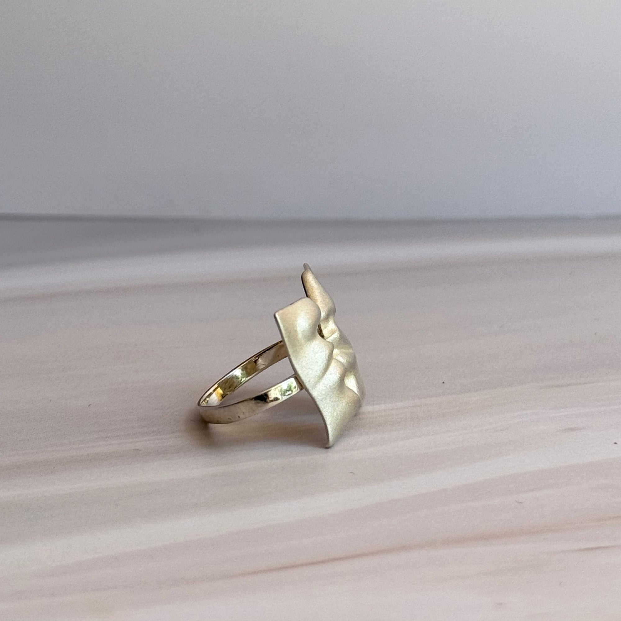 Kiss Ring