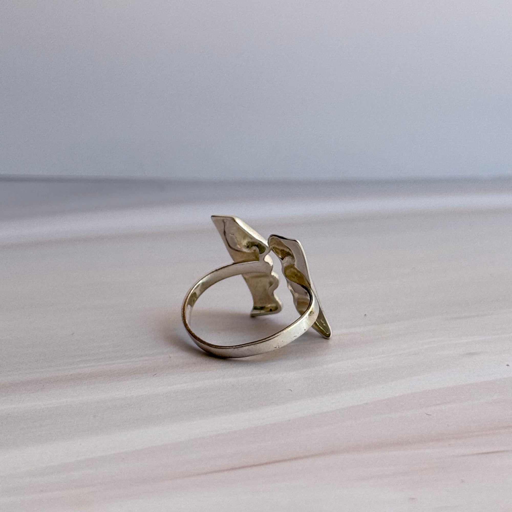 Kiss Ring