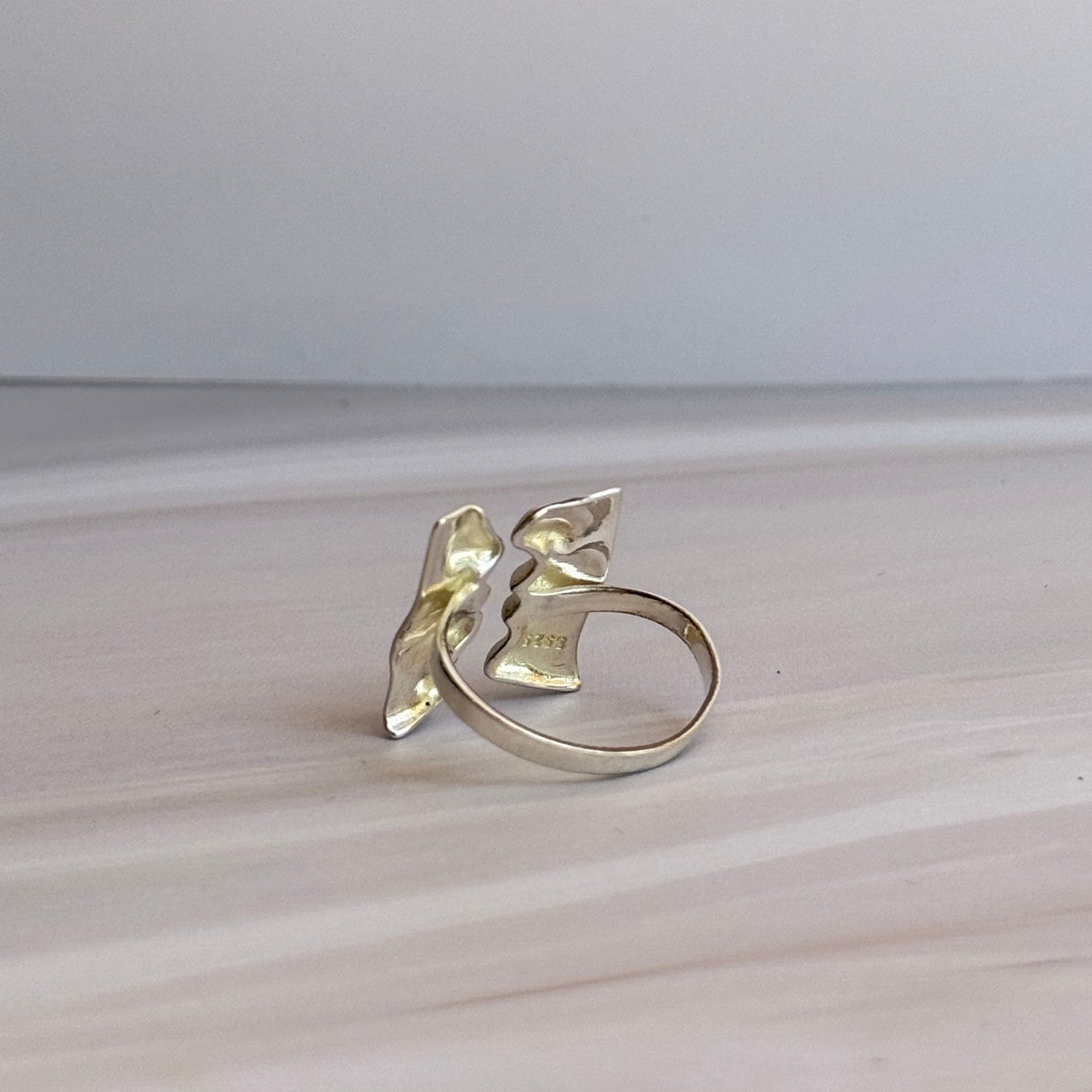 Kiss Ring