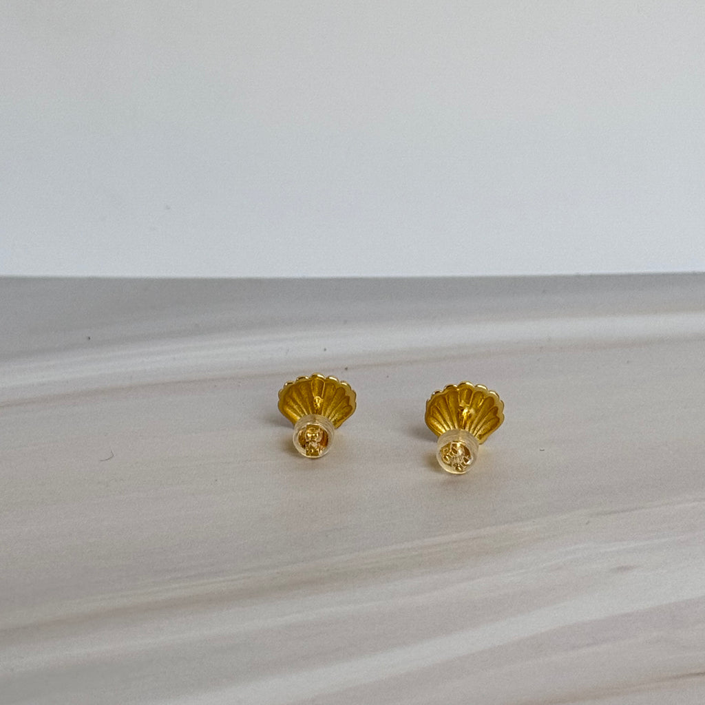 Ariel Studs