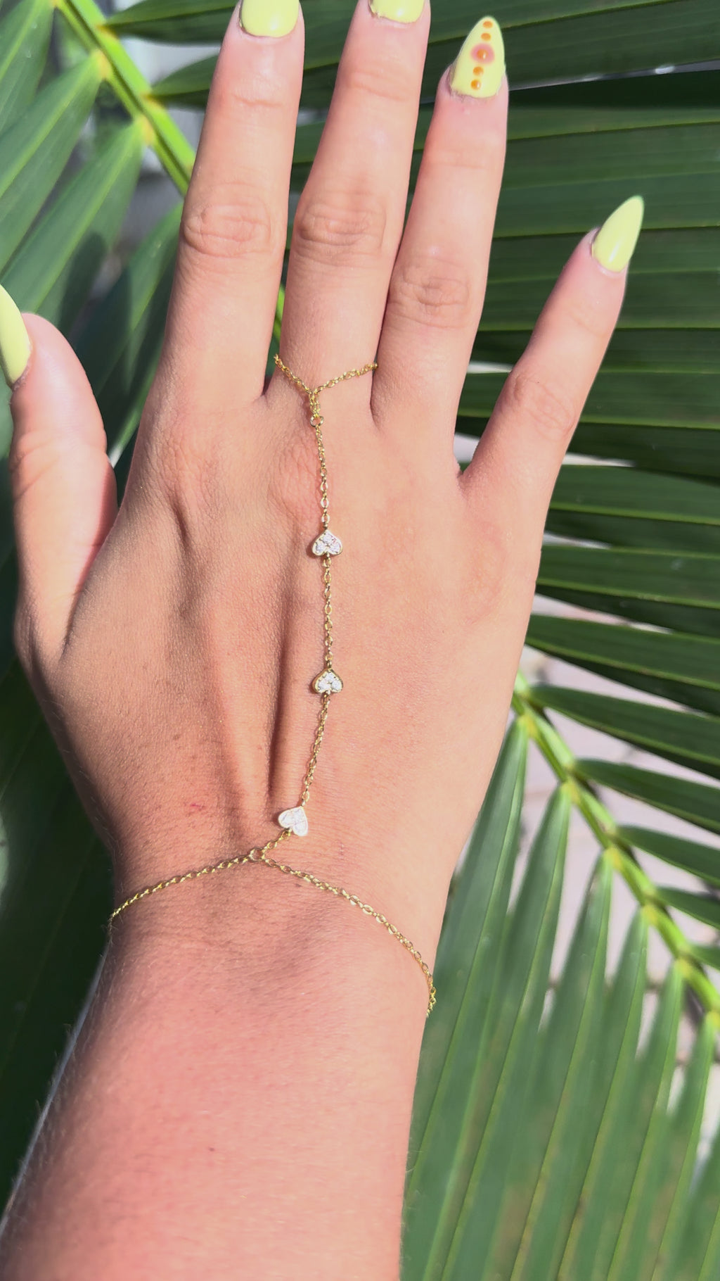 Oriana Handchain