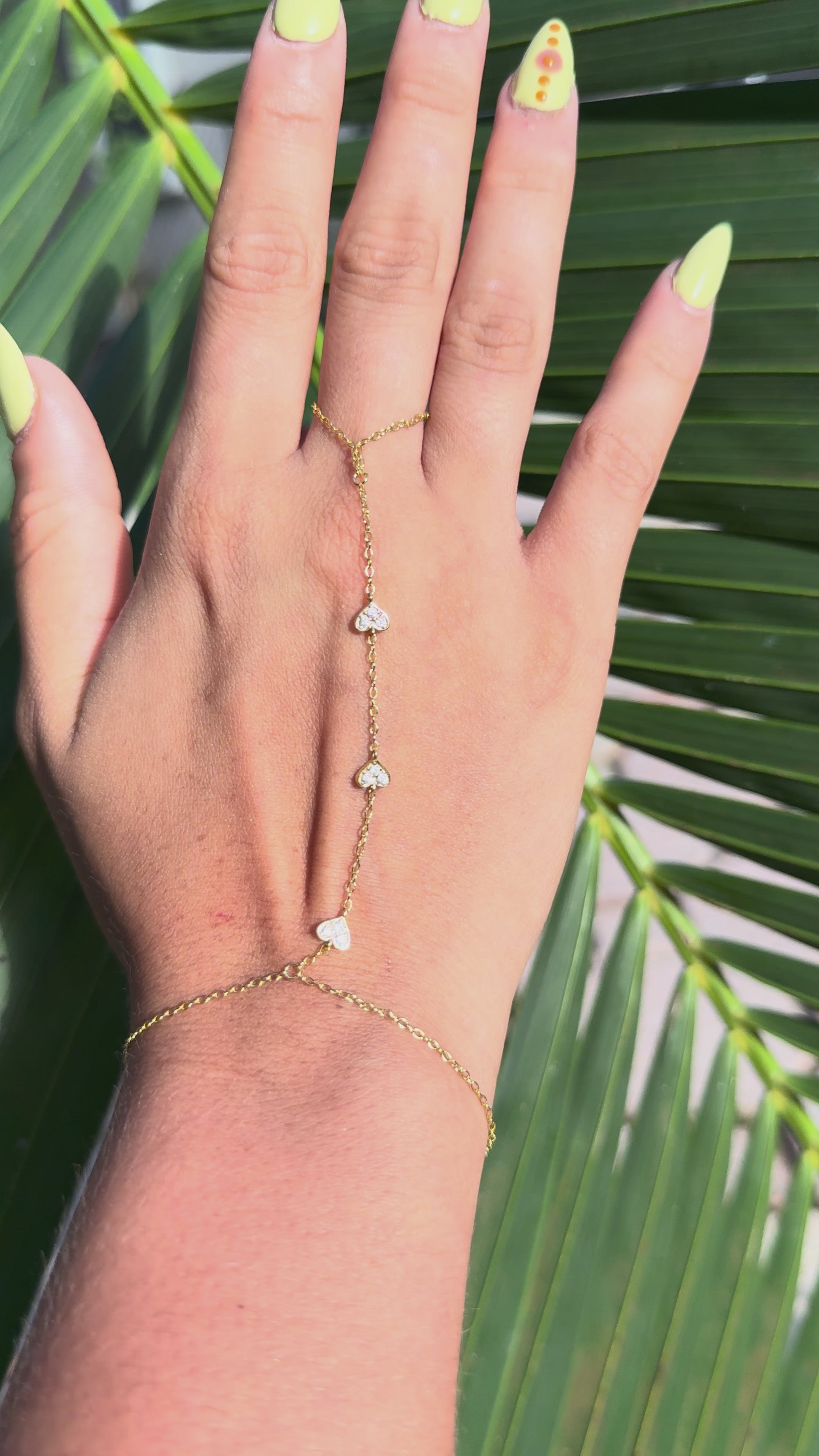 Oriana Handchain